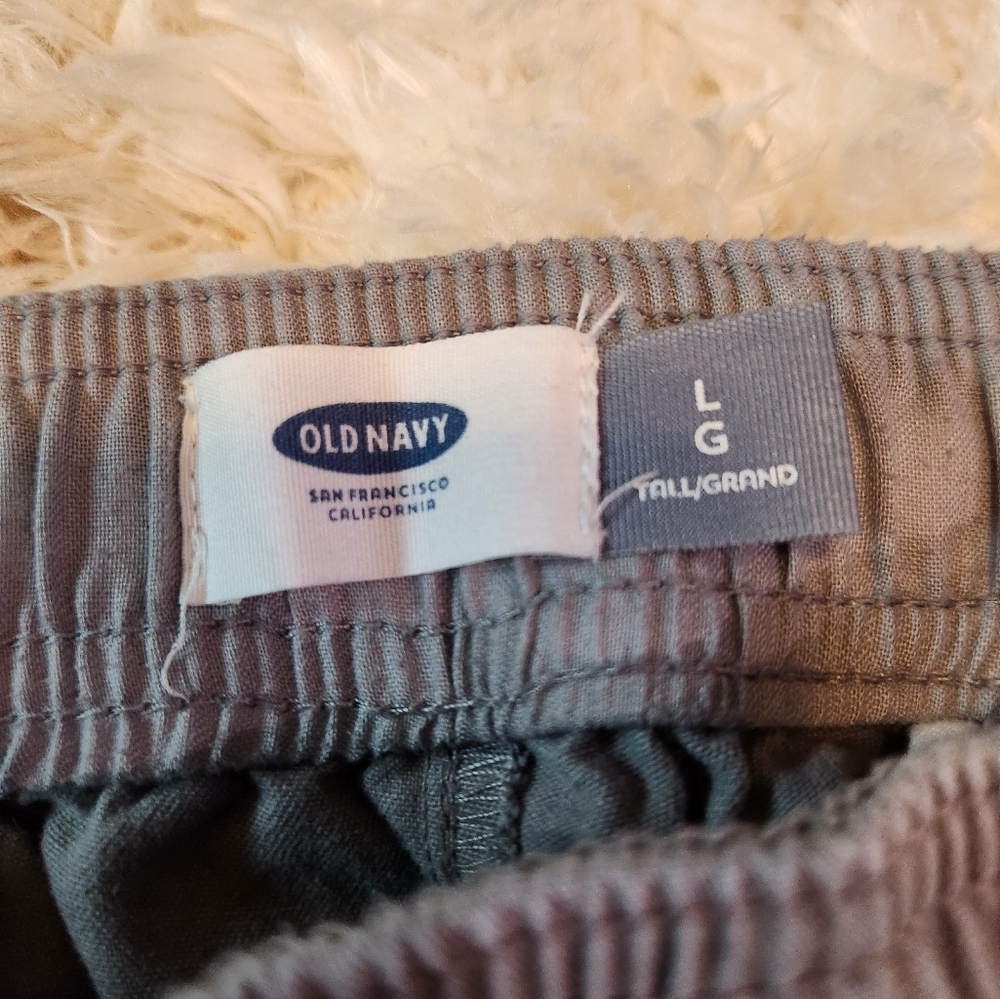 Old Navy Men's Cargo Pants - Gray - Picture 2 of 3